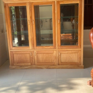 Tủ đồ gỗ kính